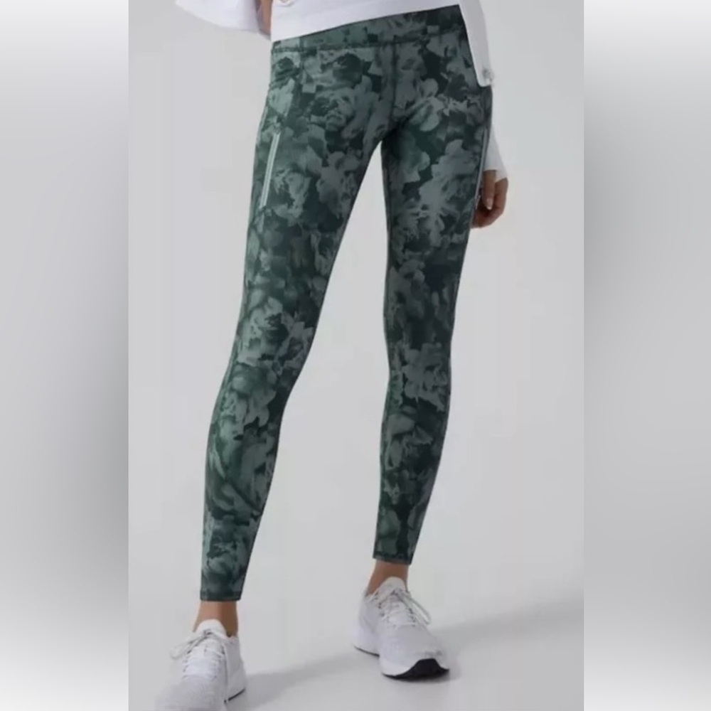 Athleta Women’s Ranier Printed Spliced Floral Tight Leggings Size Large NWOT